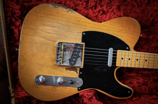 TELECASTER